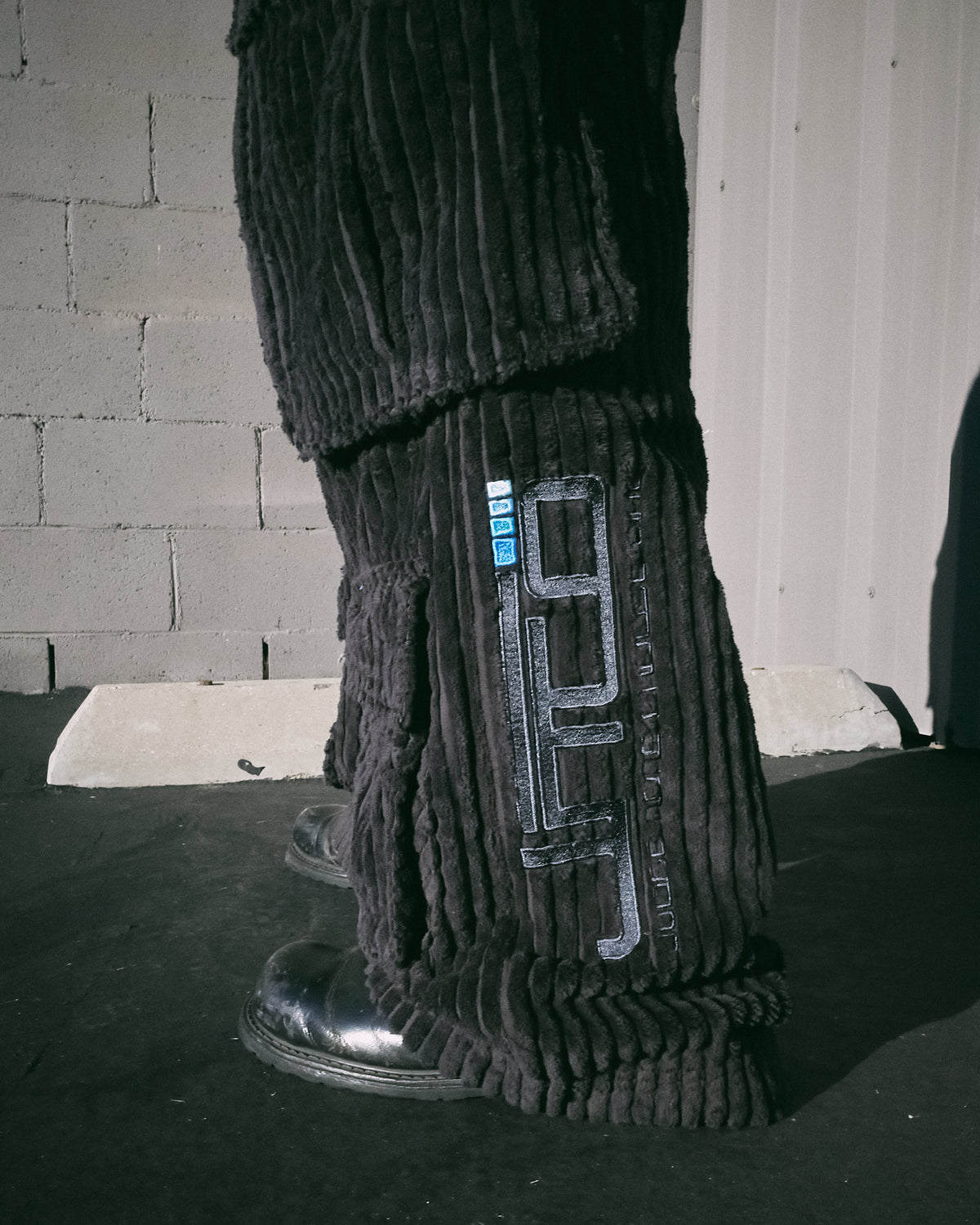 Legacy. 24". 2 Wale Corduroy. Black.