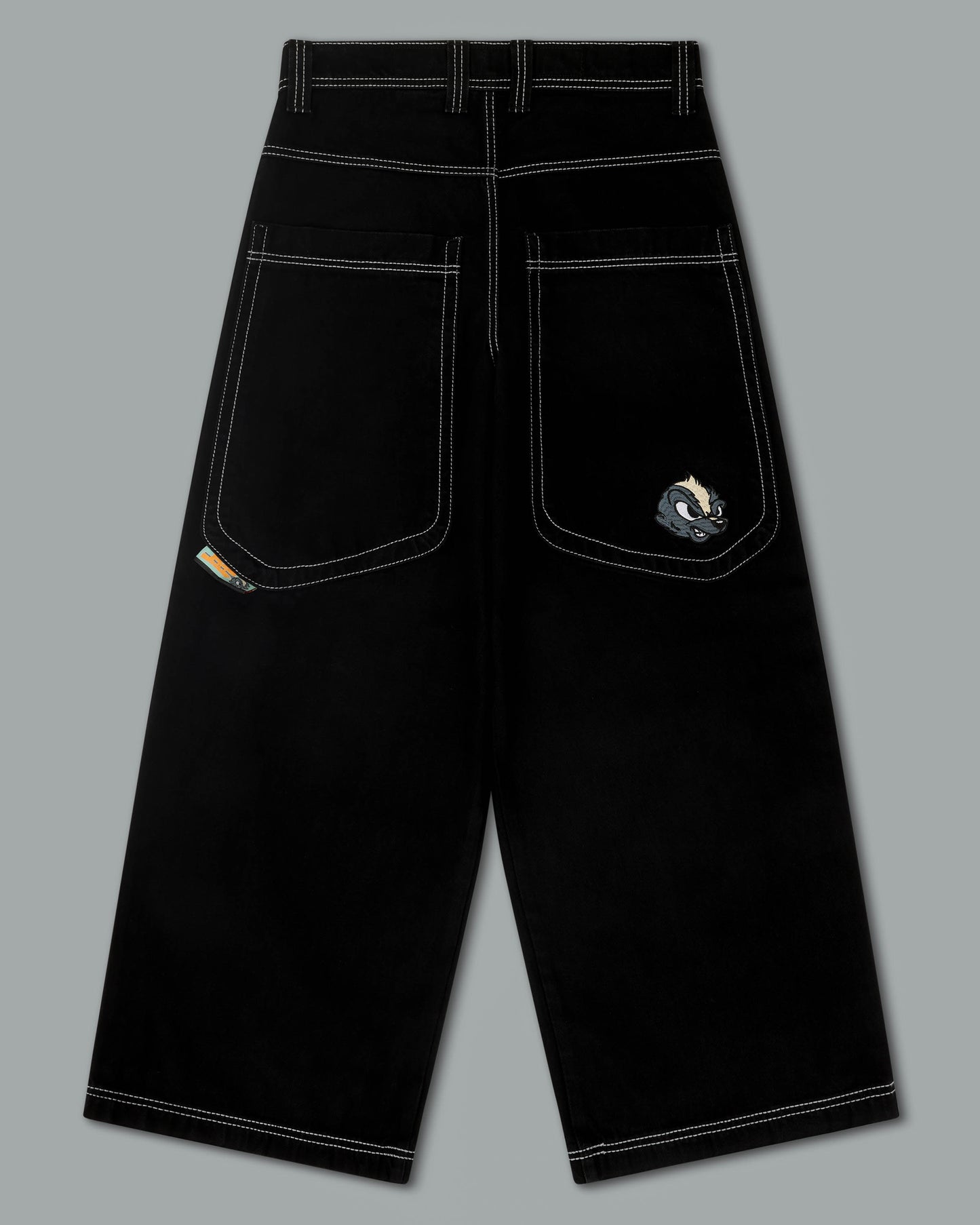 Skunk. 26". Jet Black.