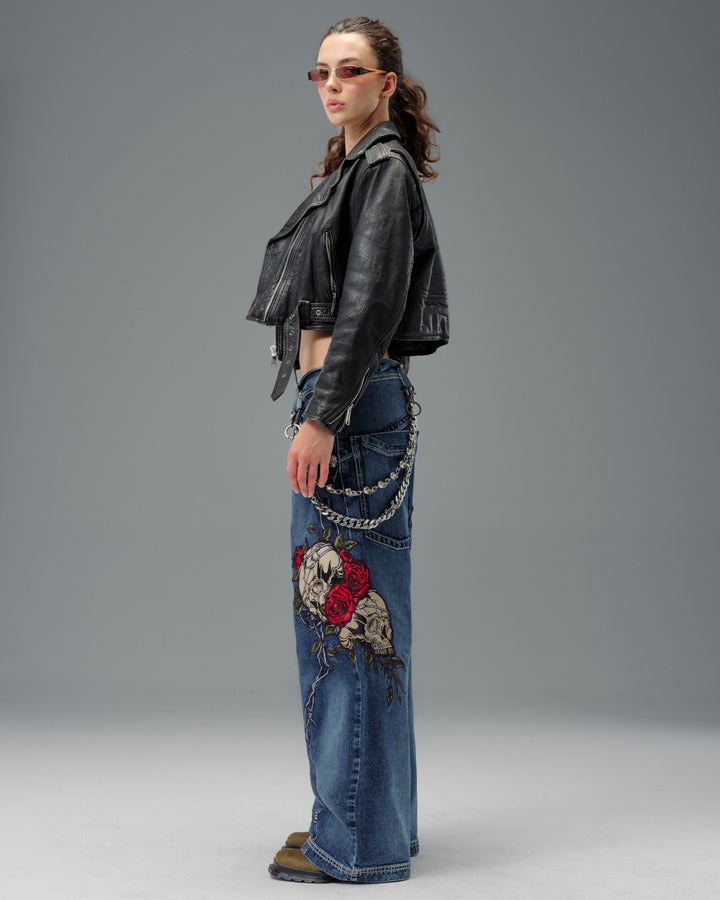 W Skull & Roses. 24". Hand-Sand Dark Stone.