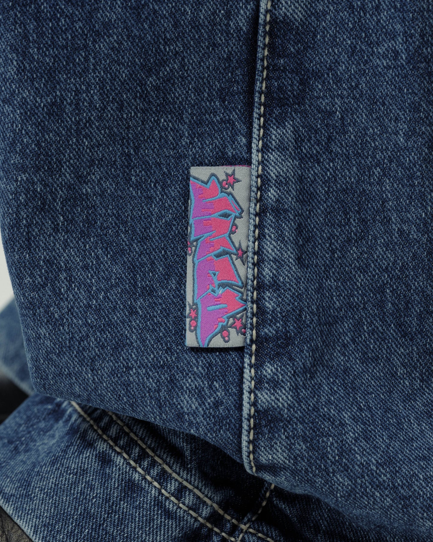 Crush City. 24". Dark Stone.