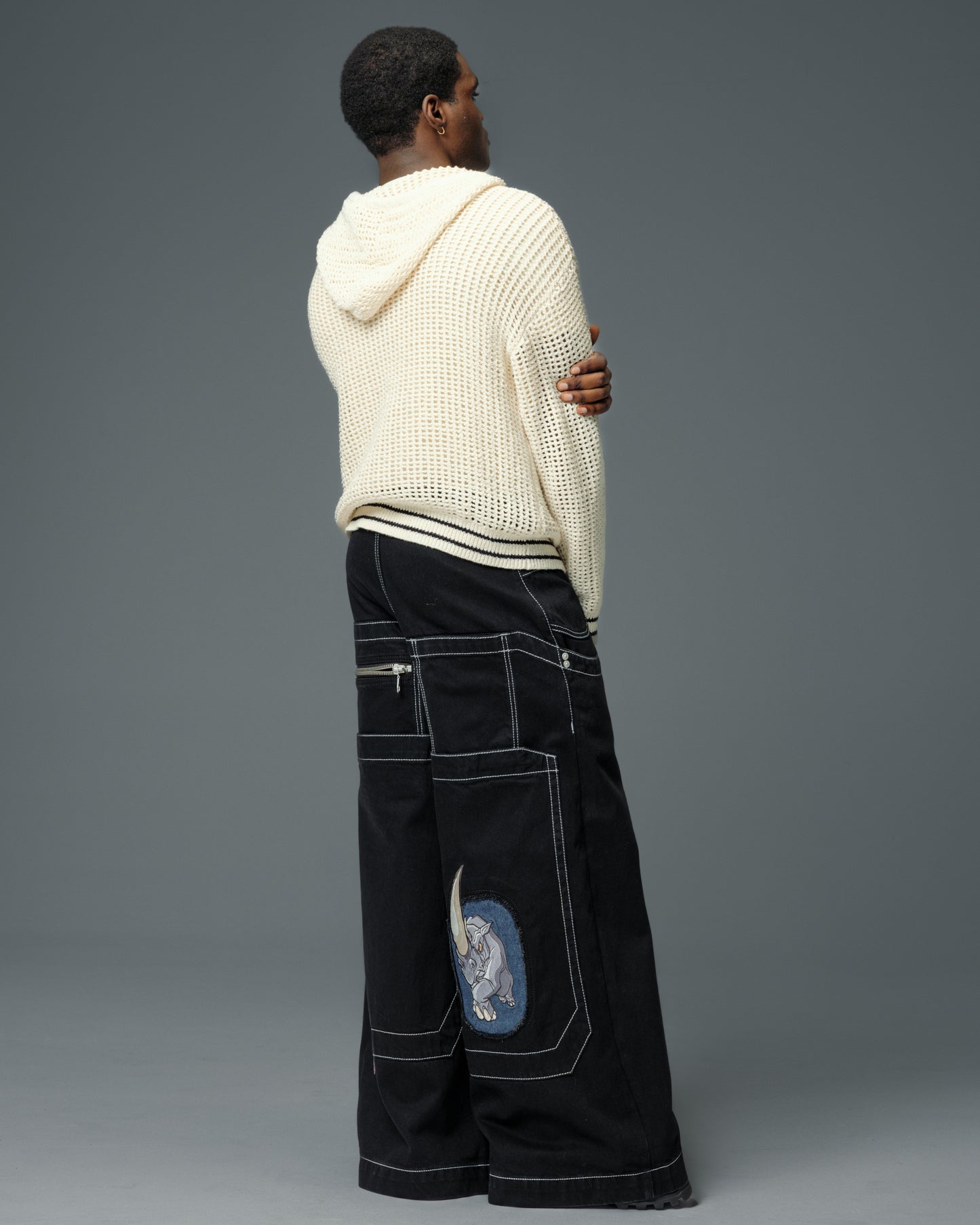 Rhino. 34". Jet Black.