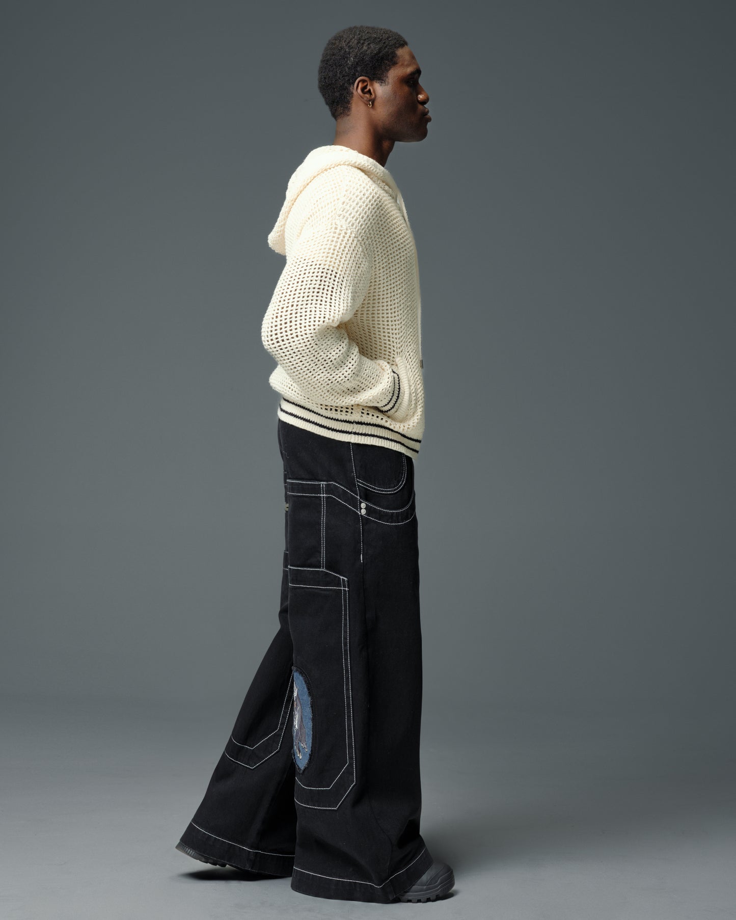 Rhino. 34". Jet Black.