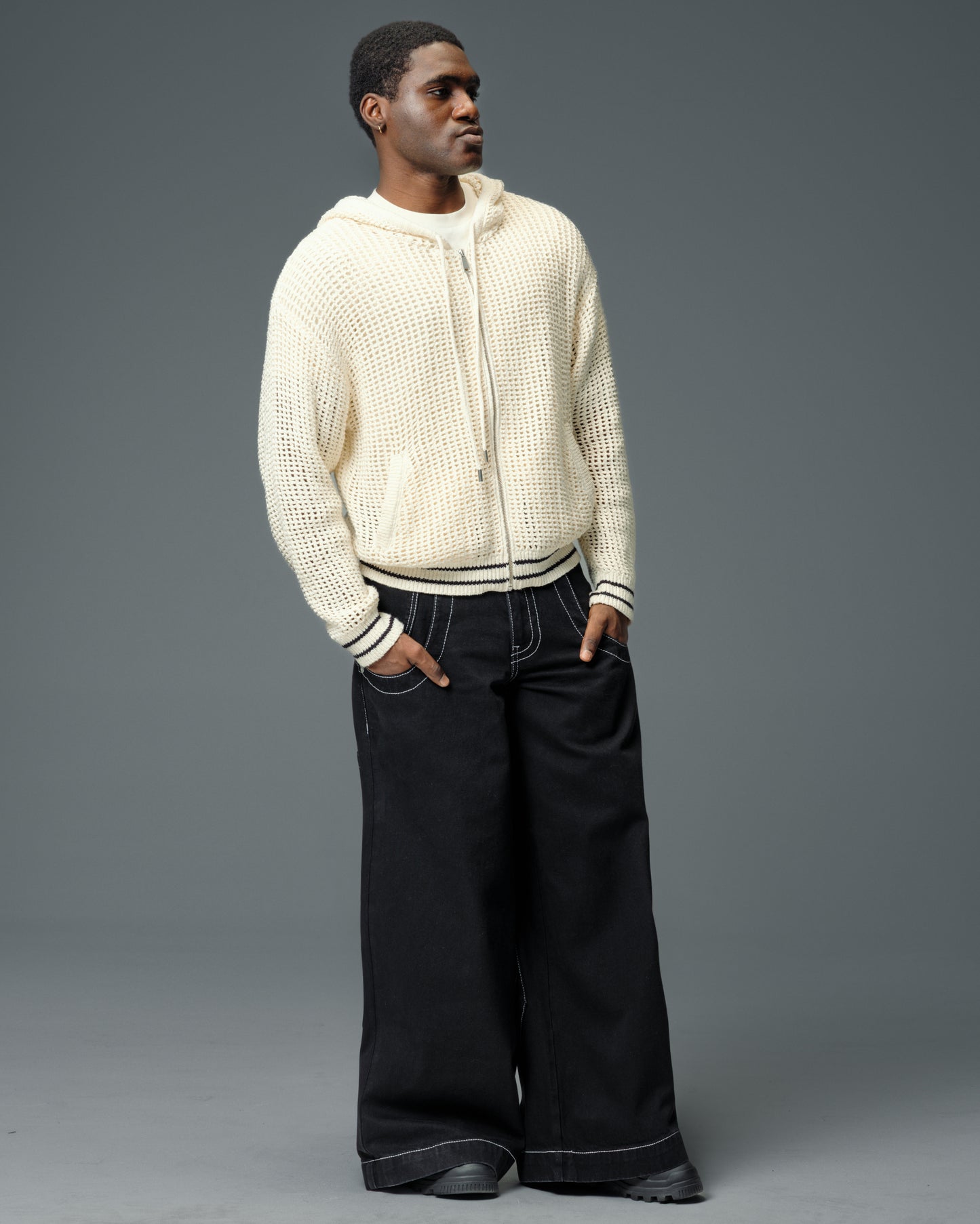 Rhino. 34". Jet Black.