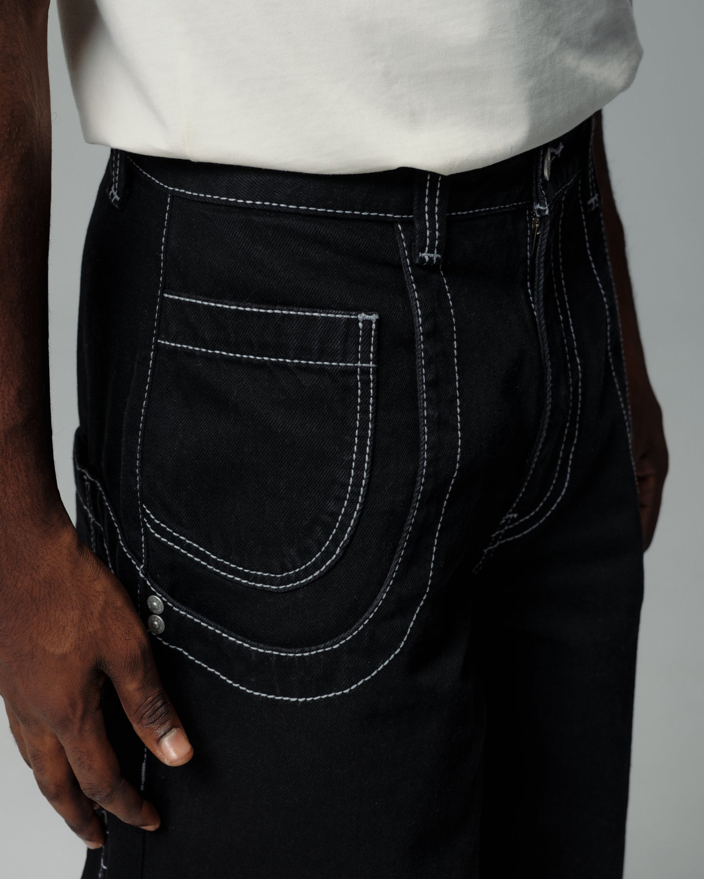 Rhino. 34". Jet Black.