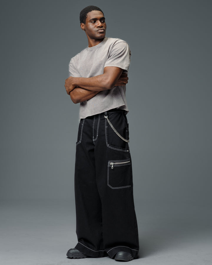 Silverback. 32". Jet Black.