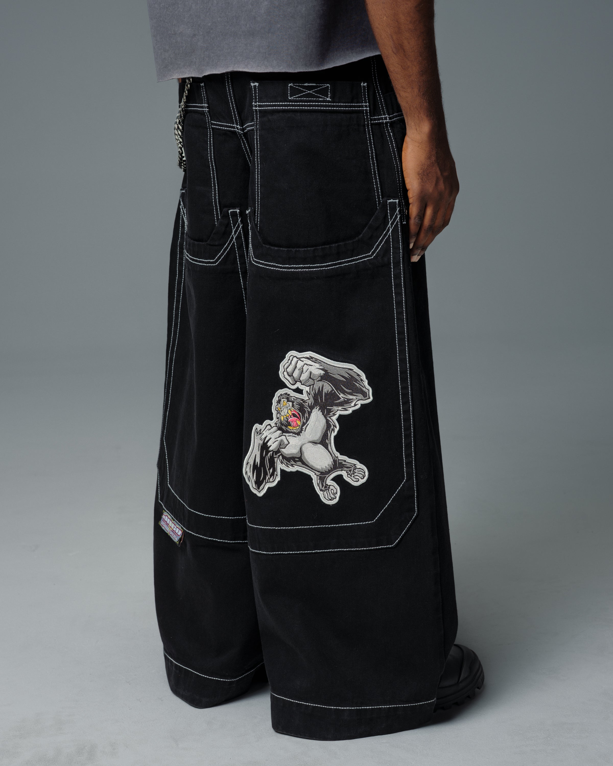Silverback Jeans. 32