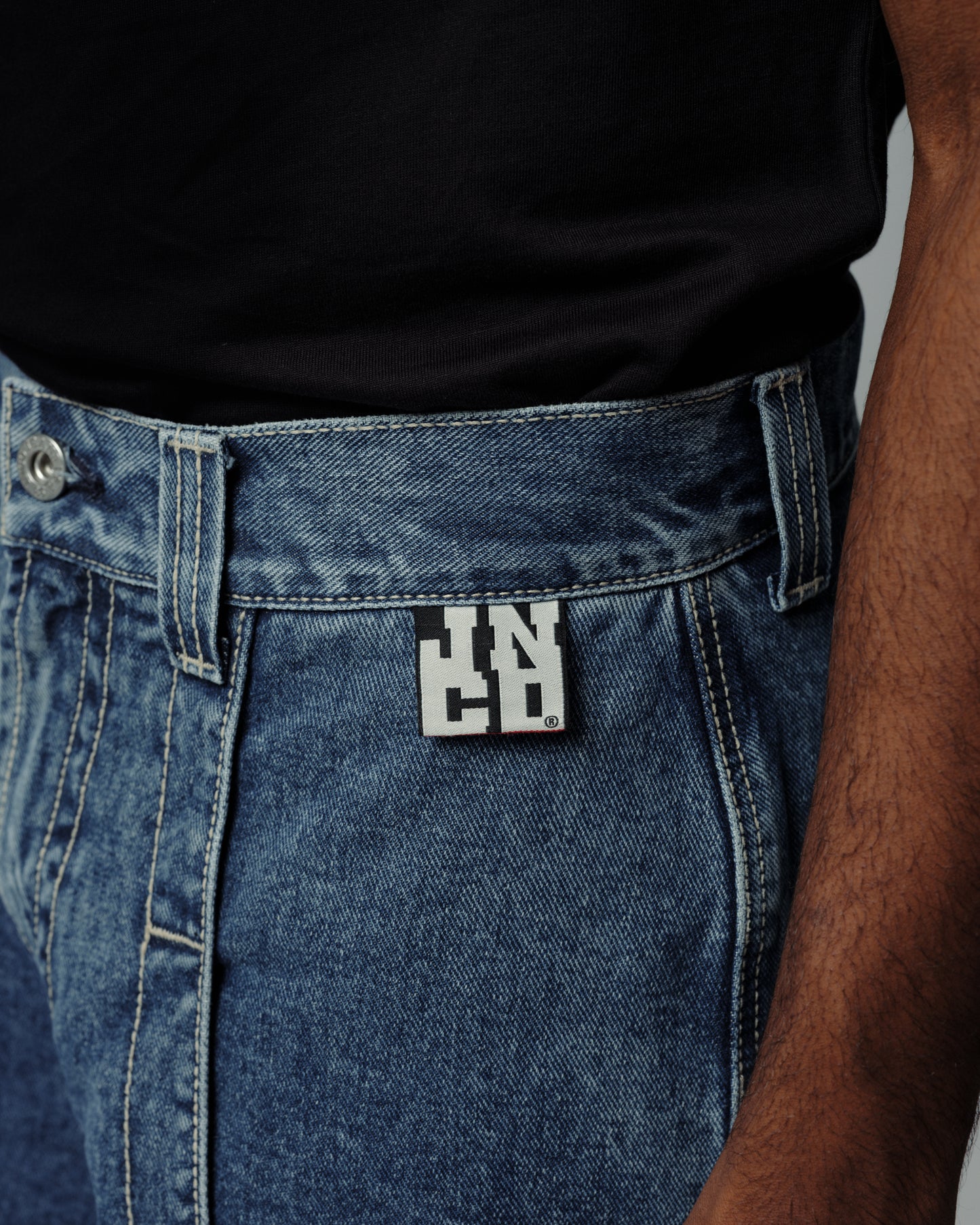 Thug. 50". Dark Stone.