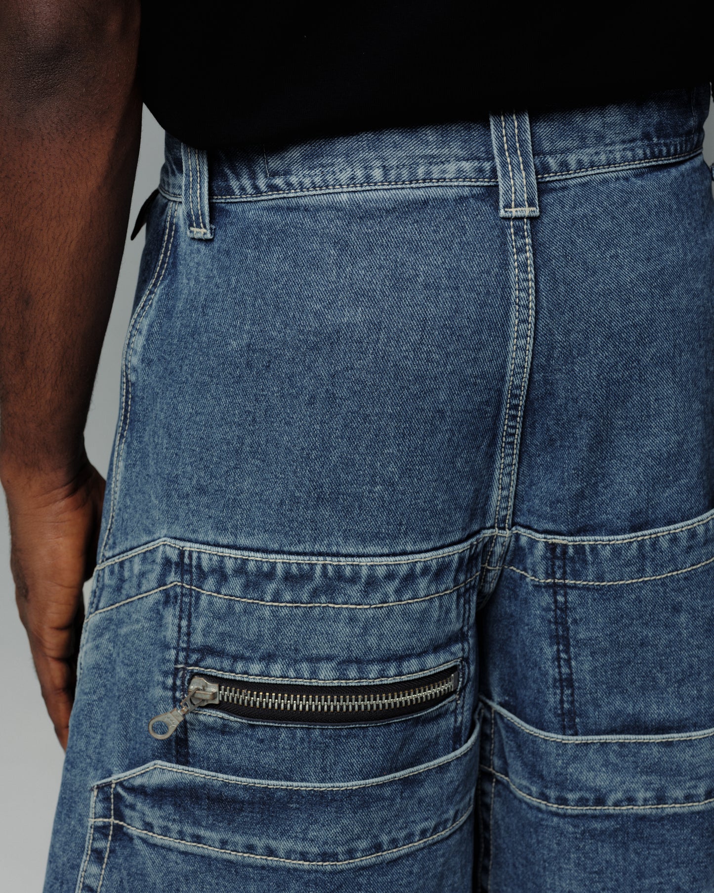 Thug. 50". Dark Stone.