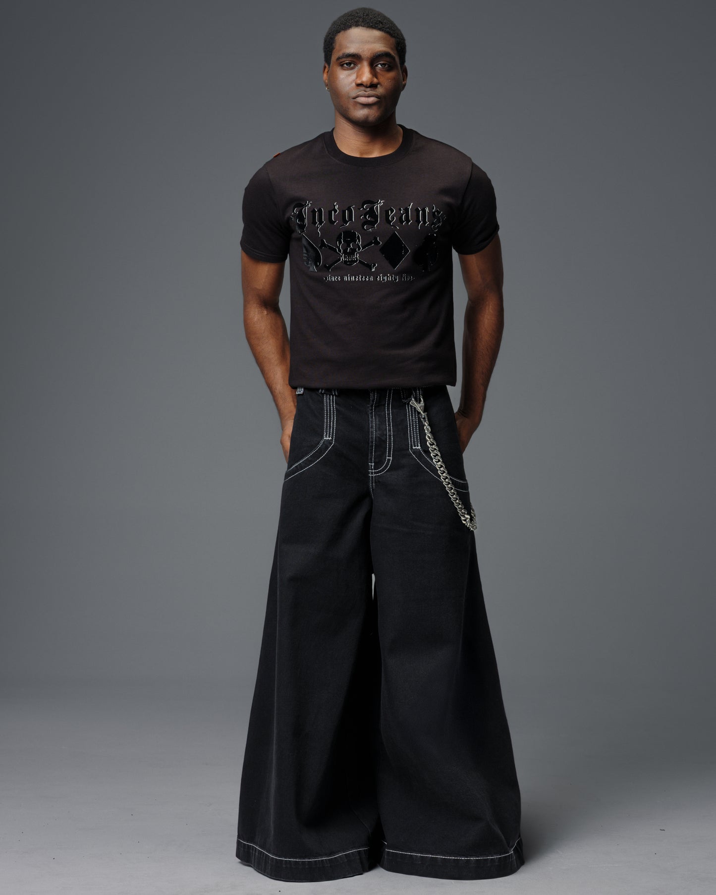 Mugshot. 50". Jet Black.