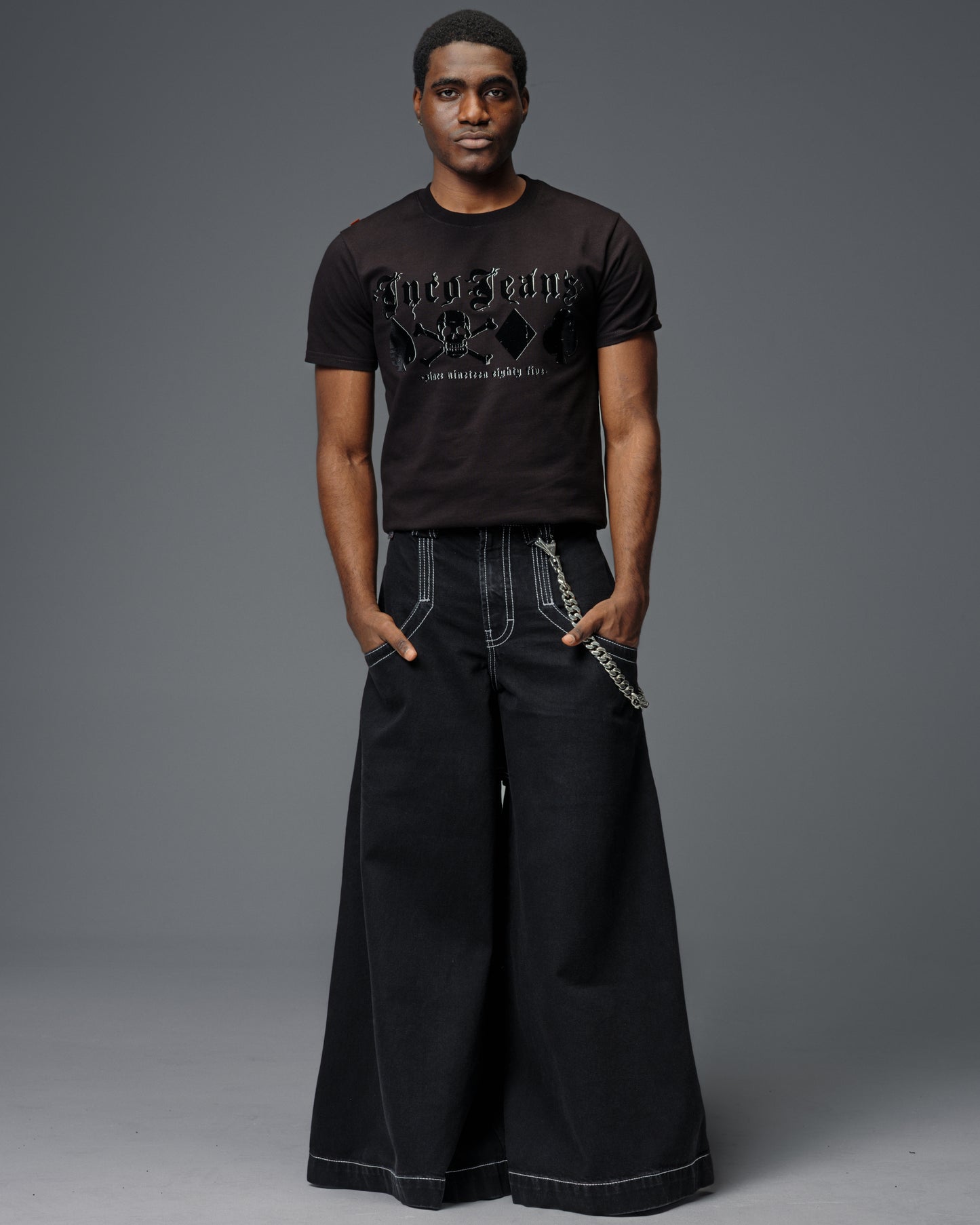 Mugshot. 50". Jet Black.