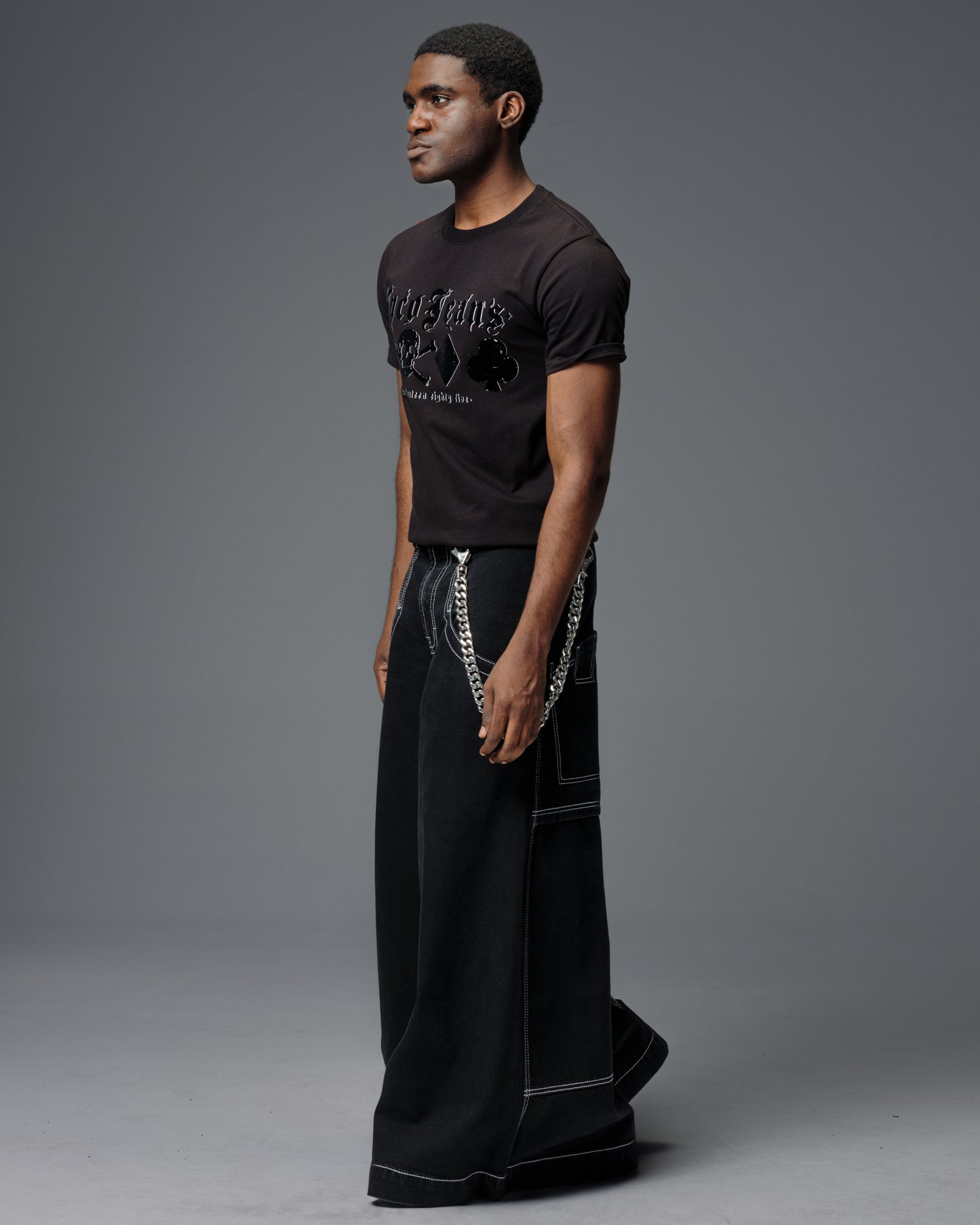 Mugshot. 50". Jet Black.