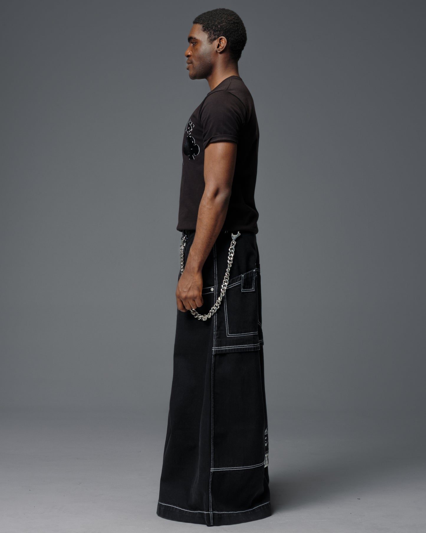 Mugshot. 50". Jet Black.