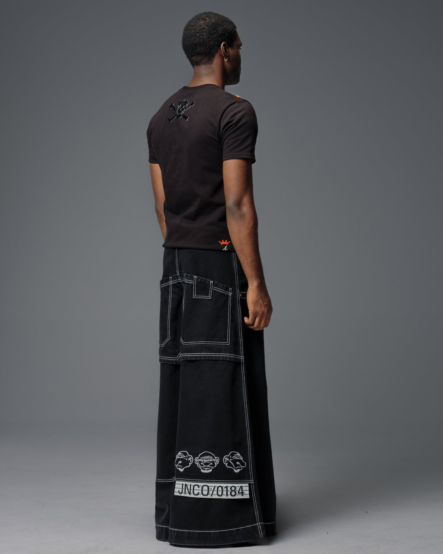 Mugshot. 50". Jet Black.