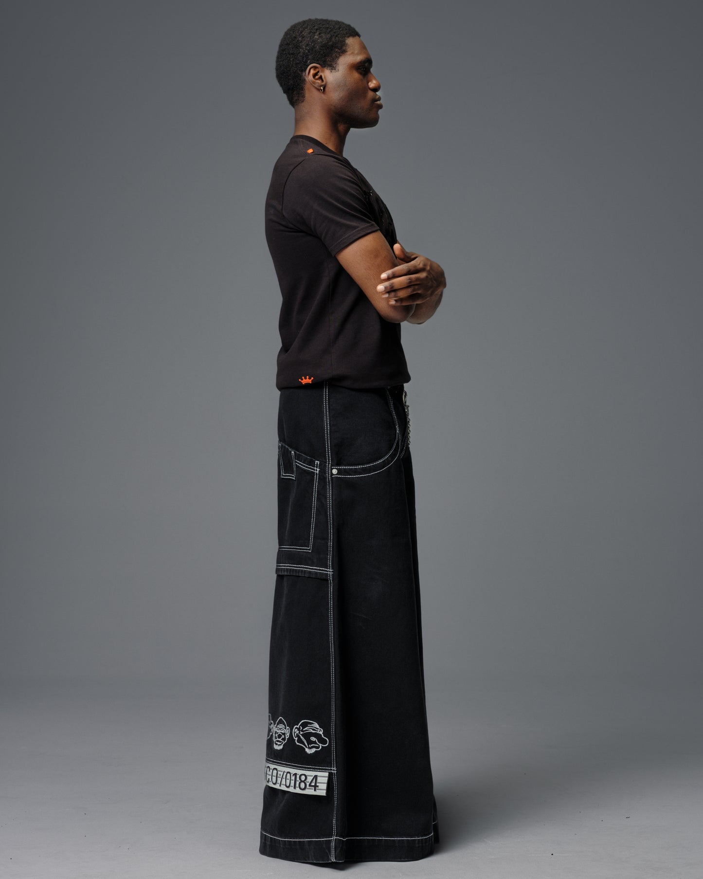 Mugshot. 50". Jet Black.