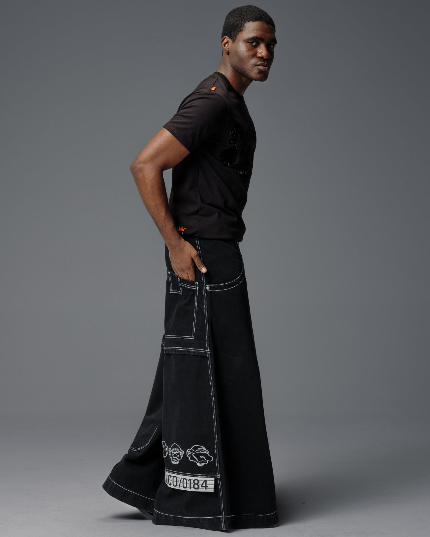 Mugshot. 50". Jet Black.