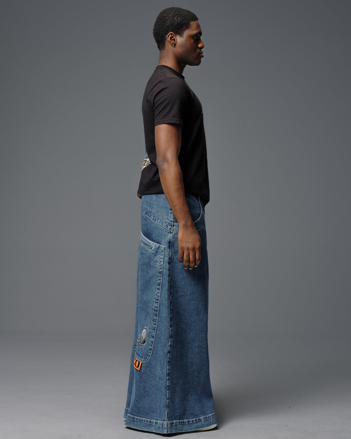 Convict. 50". Dark Stone.