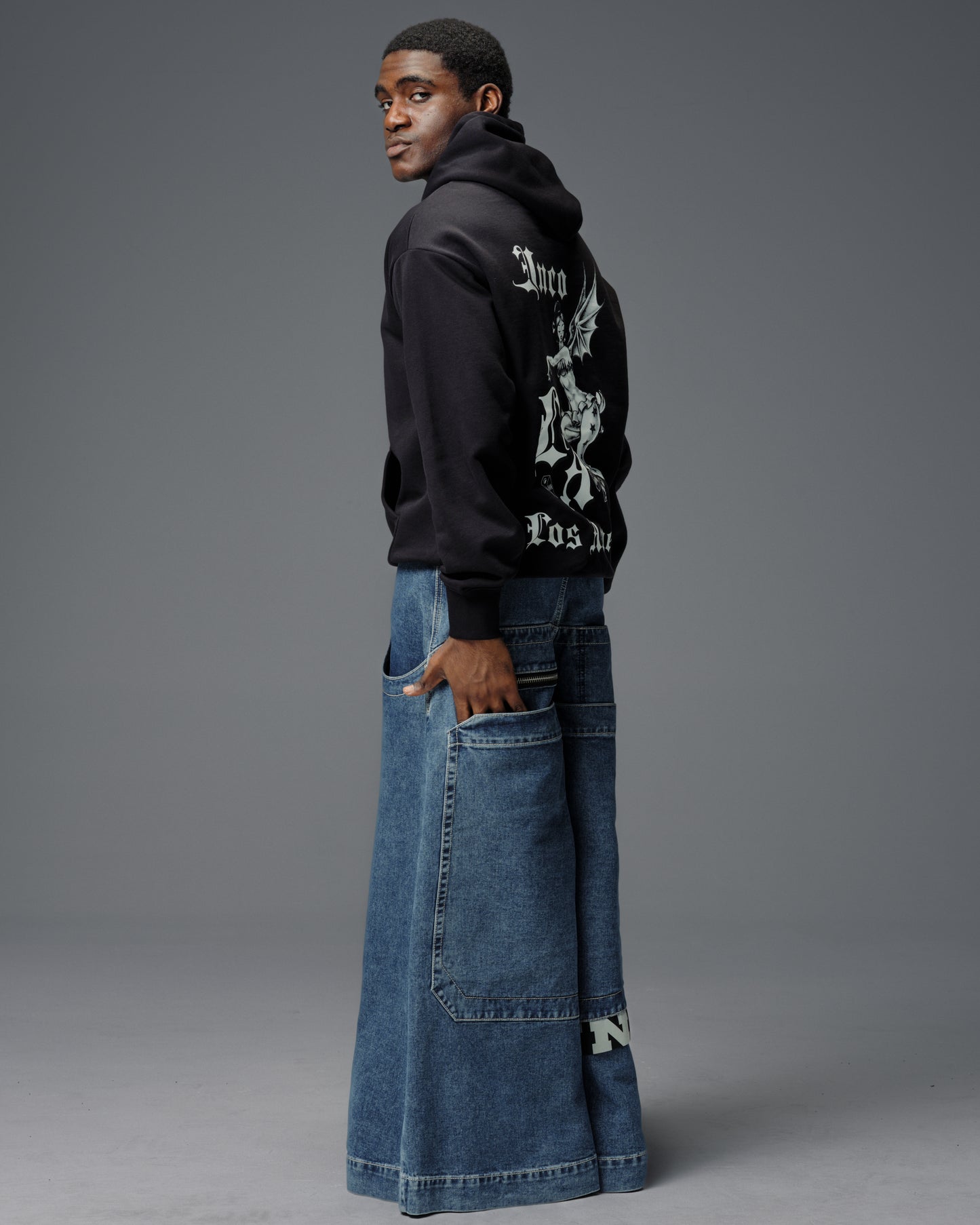 Thug. 50". Dark Stone.