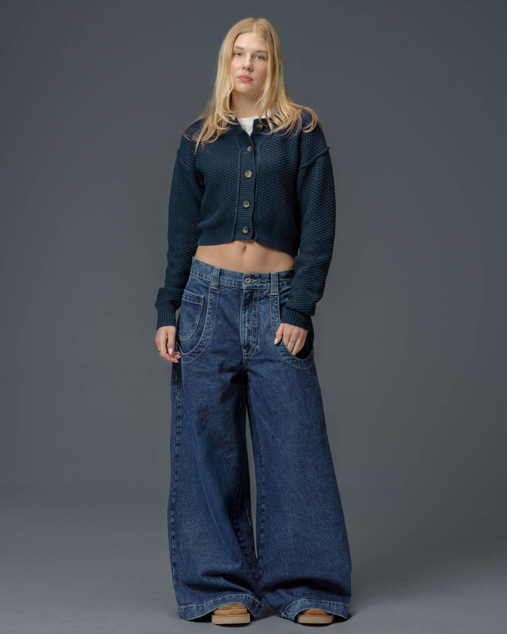 W Rhino. 34". Dark Stone.