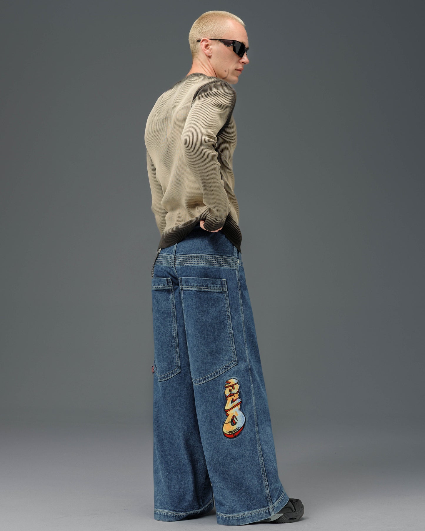 Battle. 30". Dark Stone.