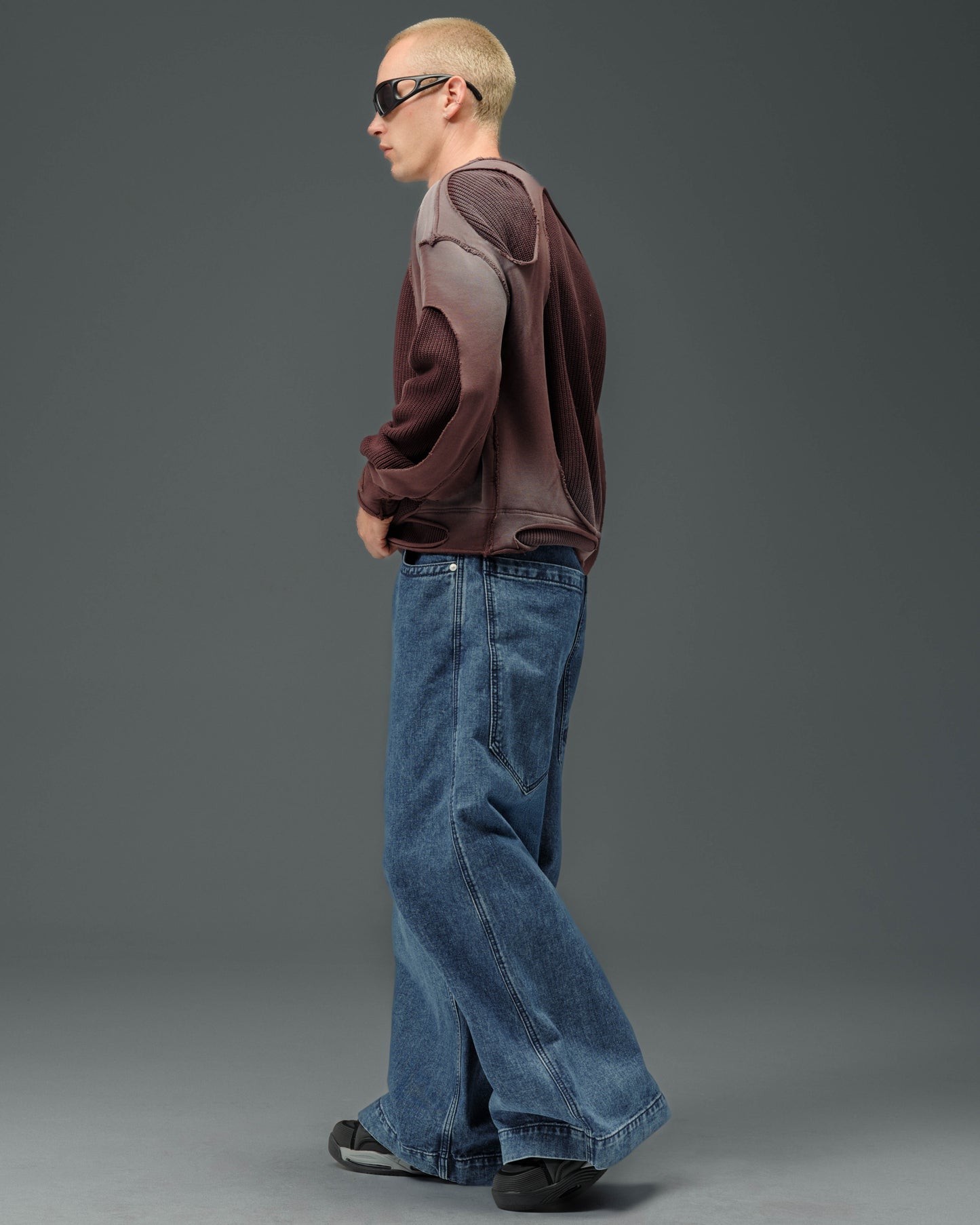 Wide Load. 30". Dark Stone.