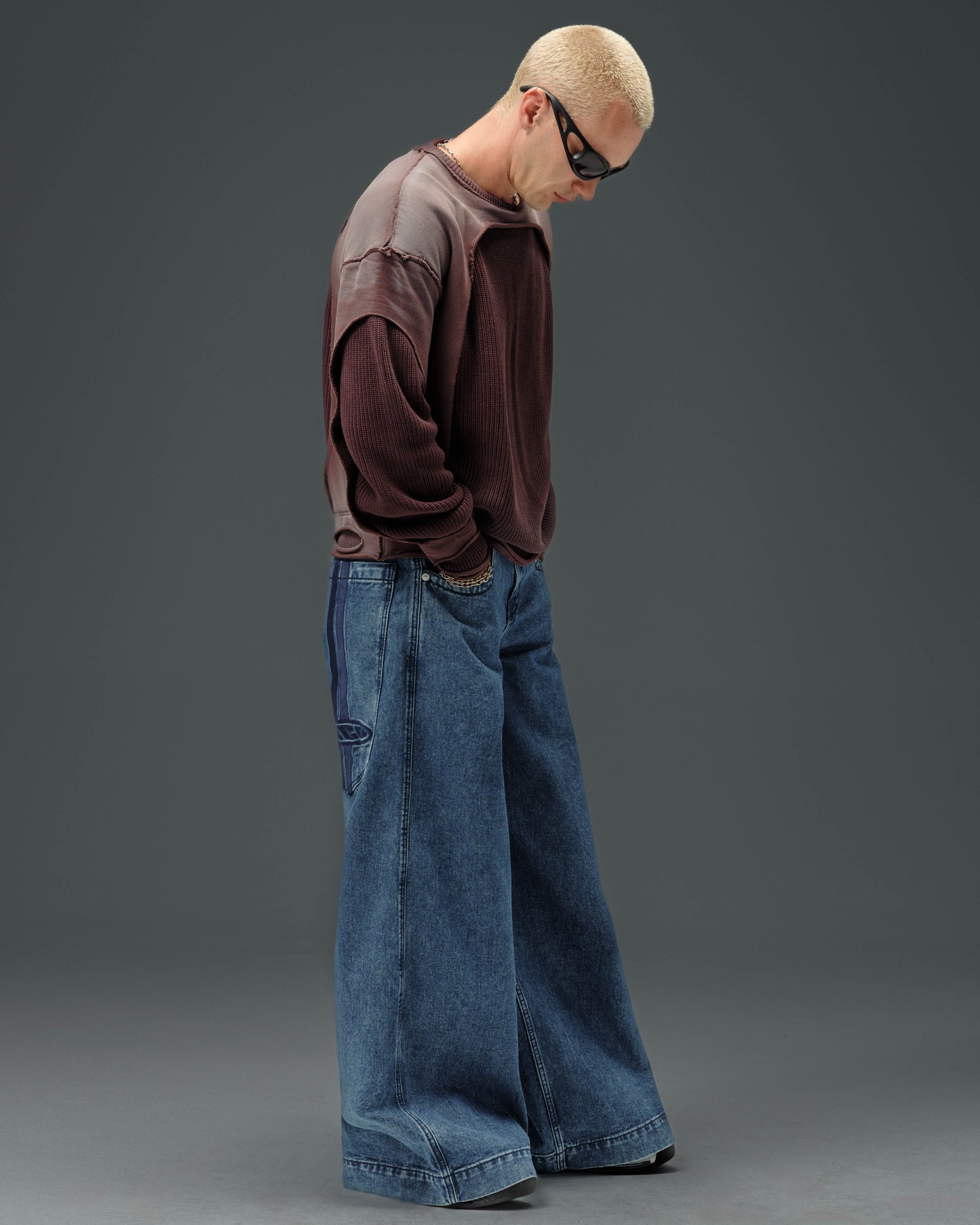 Wide Load. 30". Dark Stone.