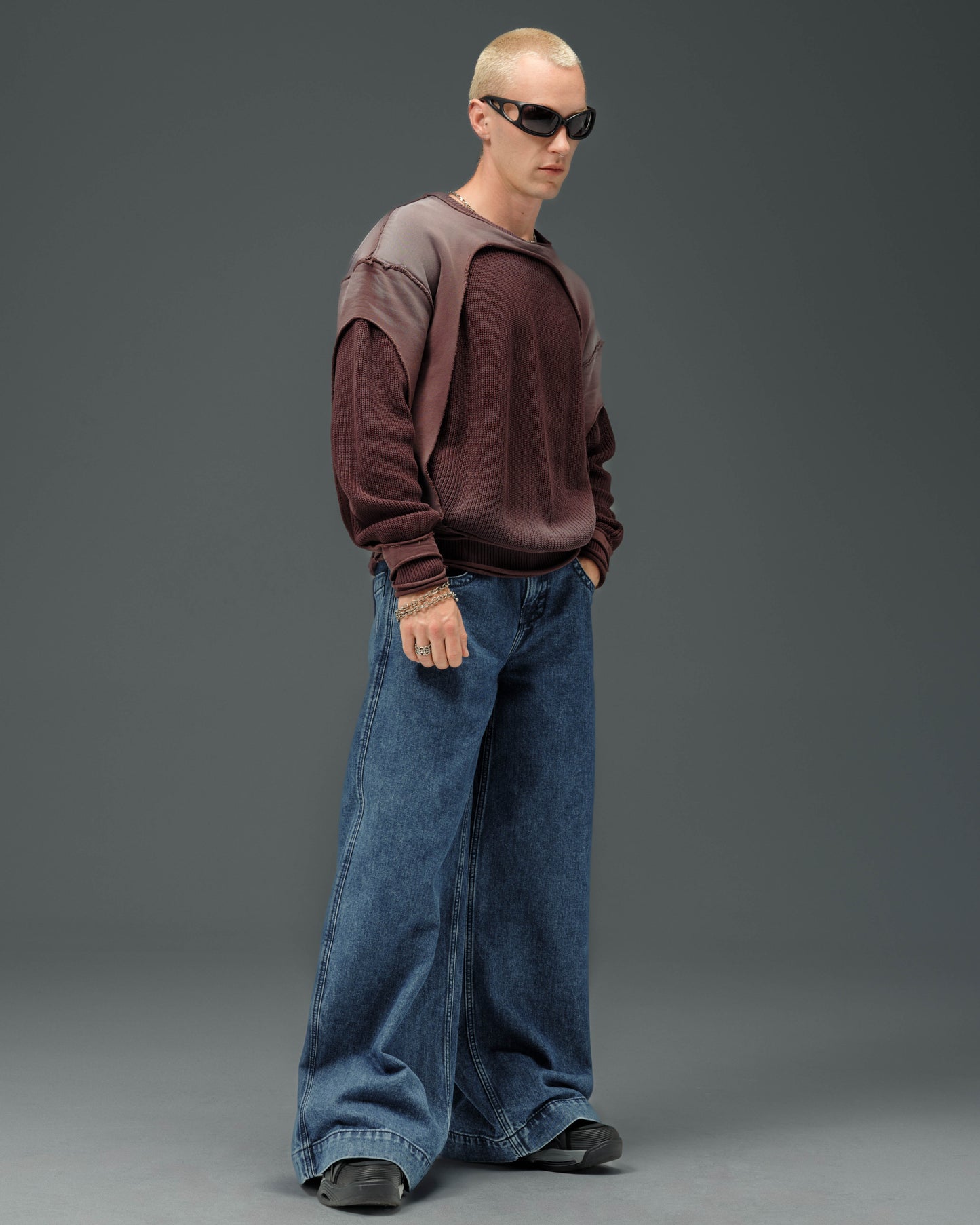 Wide Load. 30". Dark Stone.