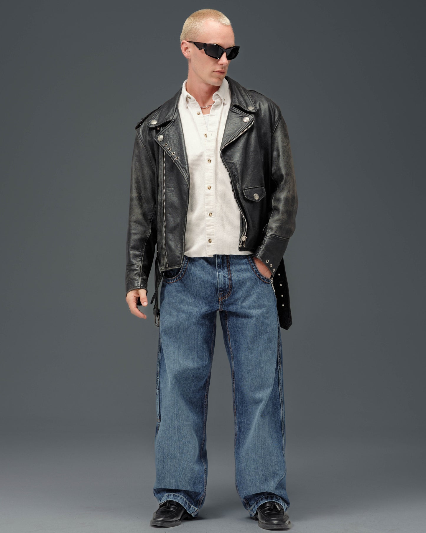 Handyman Carpenter. 20". Hand-Sand Vintage.