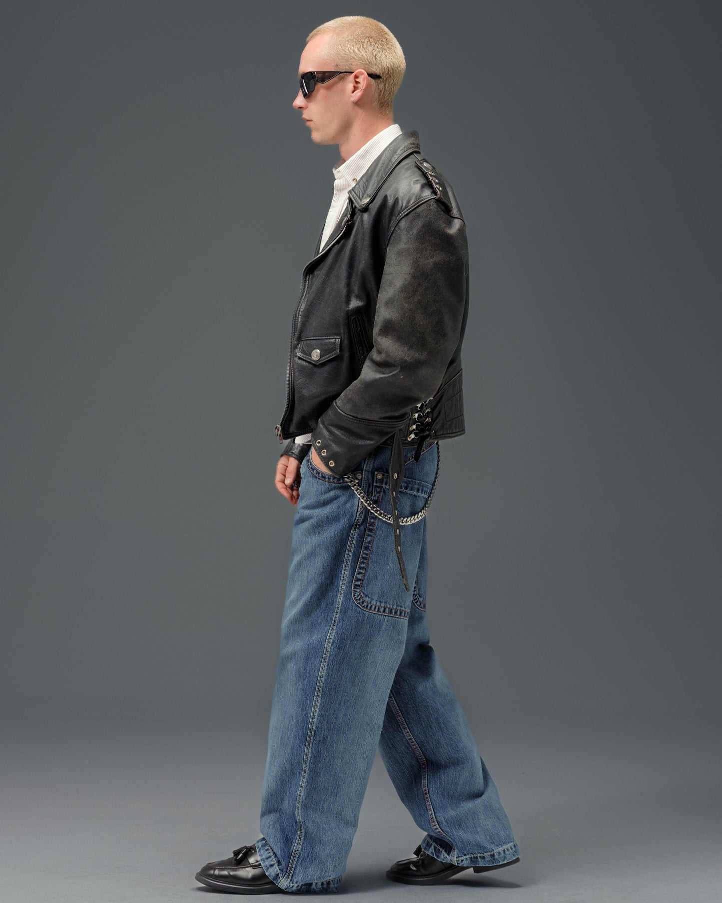 Handyman Carpenter. 20". Hand-Sand Vintage.