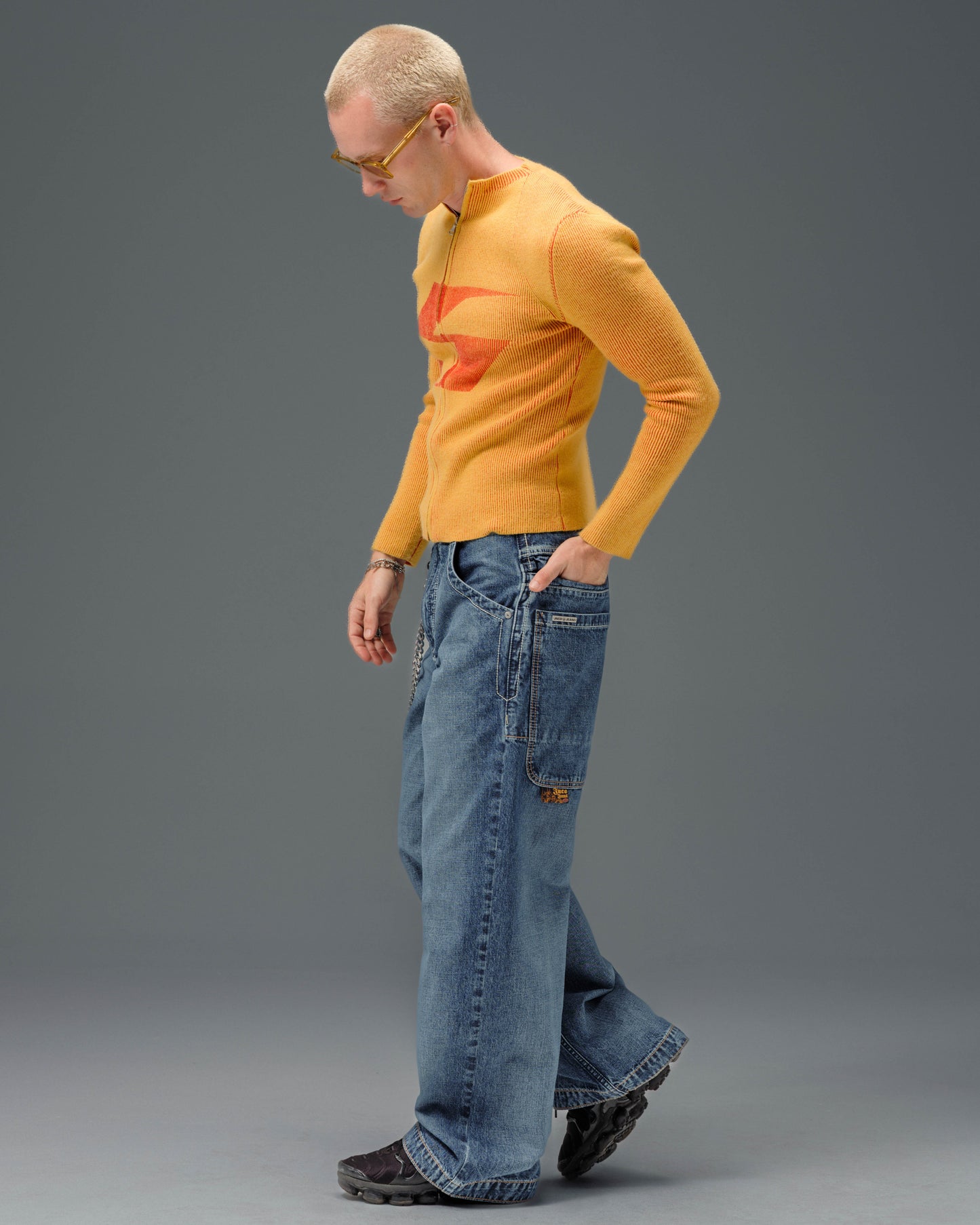 Royal. 23". Hand-Sand Dark Stone.