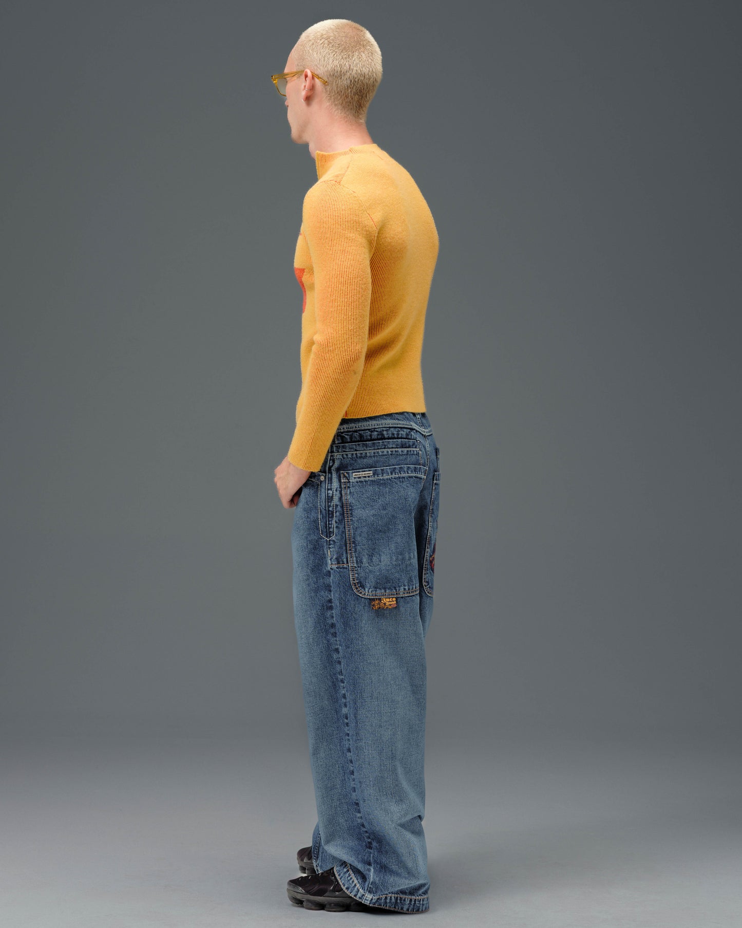 Royal. 23". Hand-Sand Dark Stone.