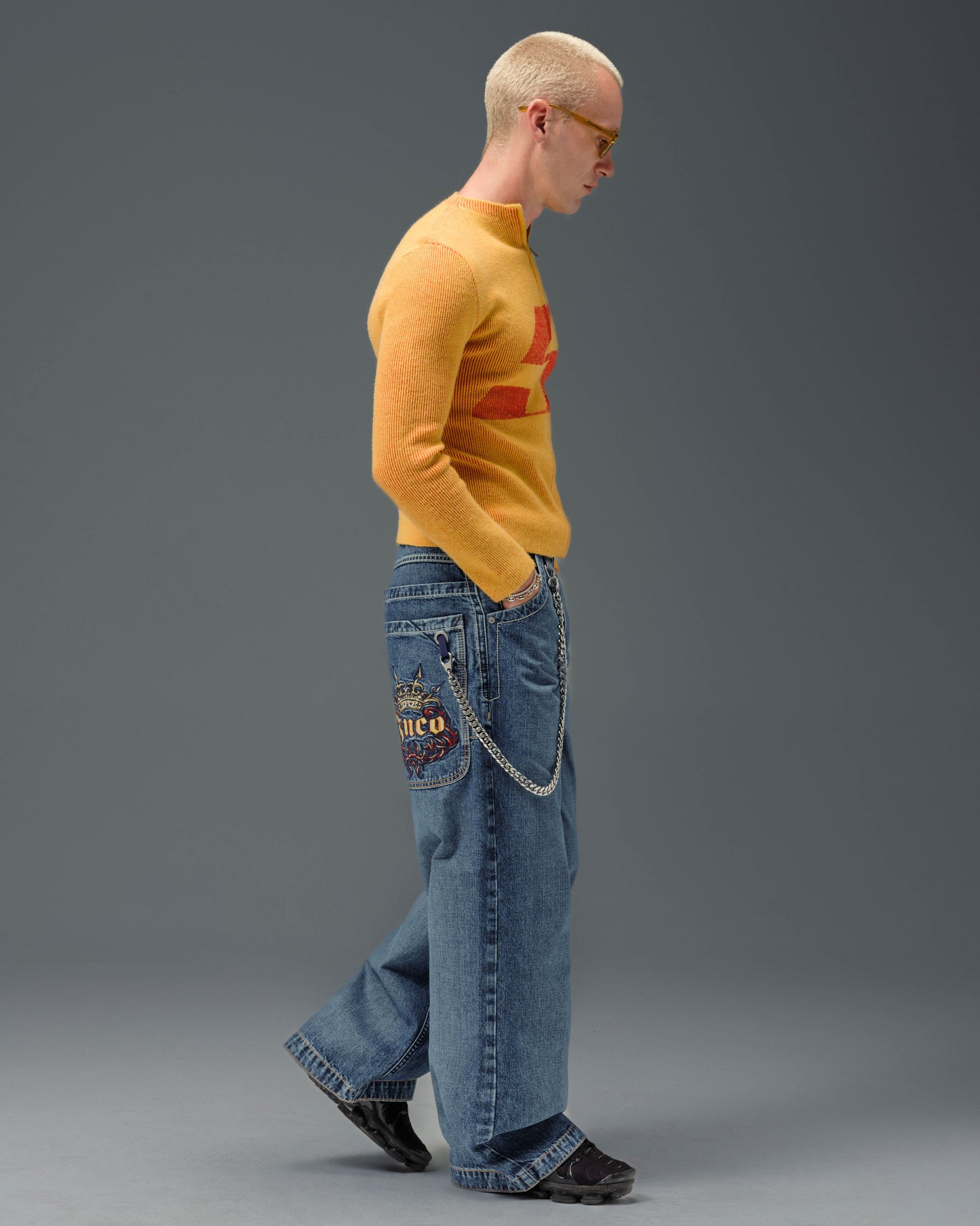 Royal. 23". Hand-Sand Dark Stone.