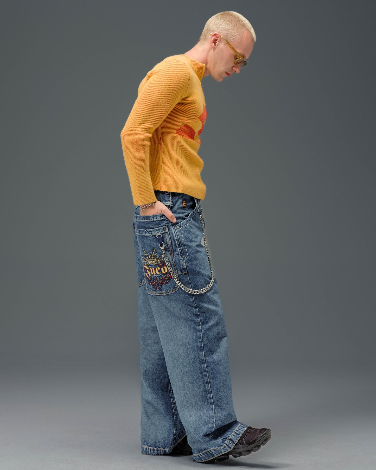 Royal. 23". Hand-Sand Dark Stone.