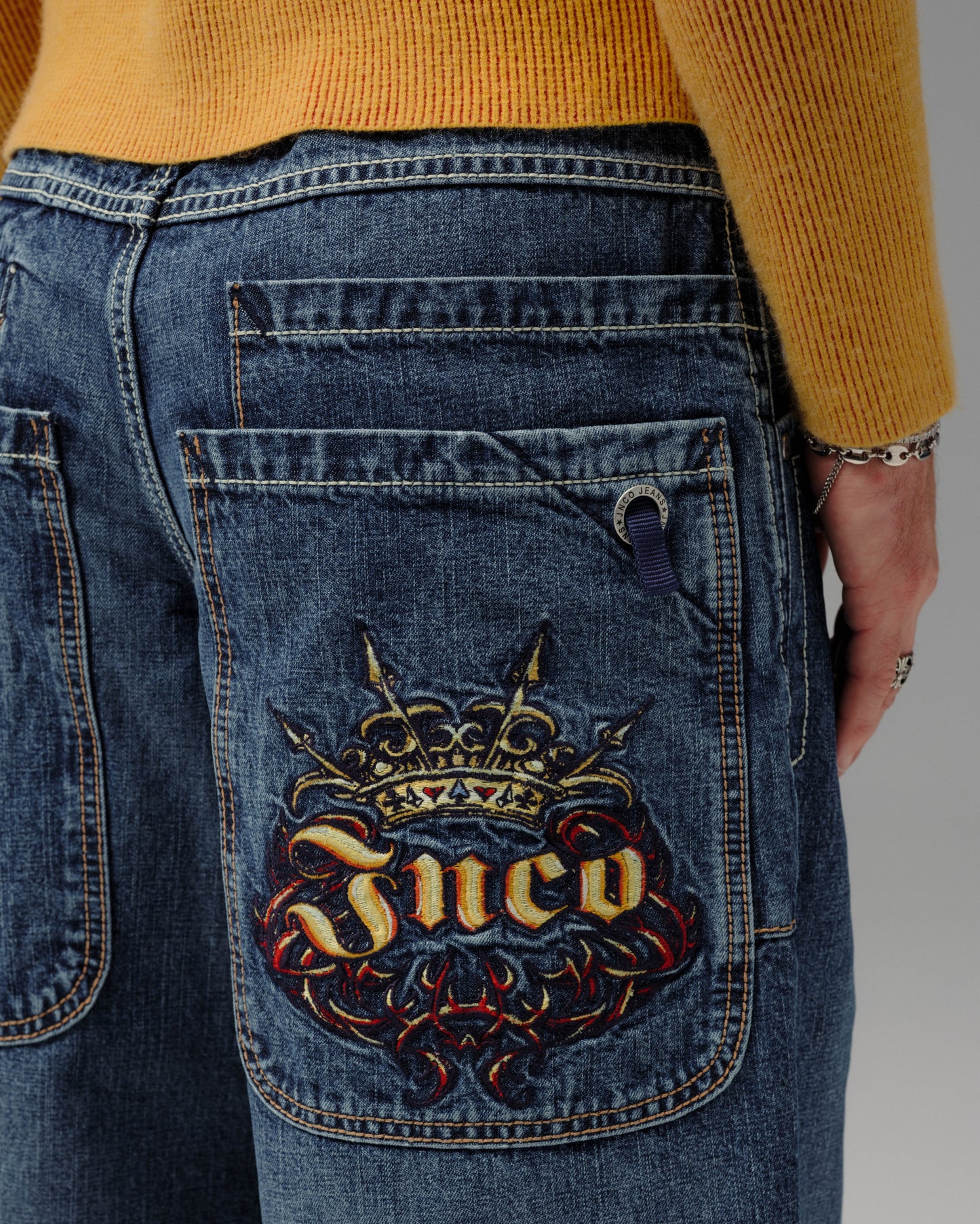 Royal. 23". Hand-Sand Dark Stone.