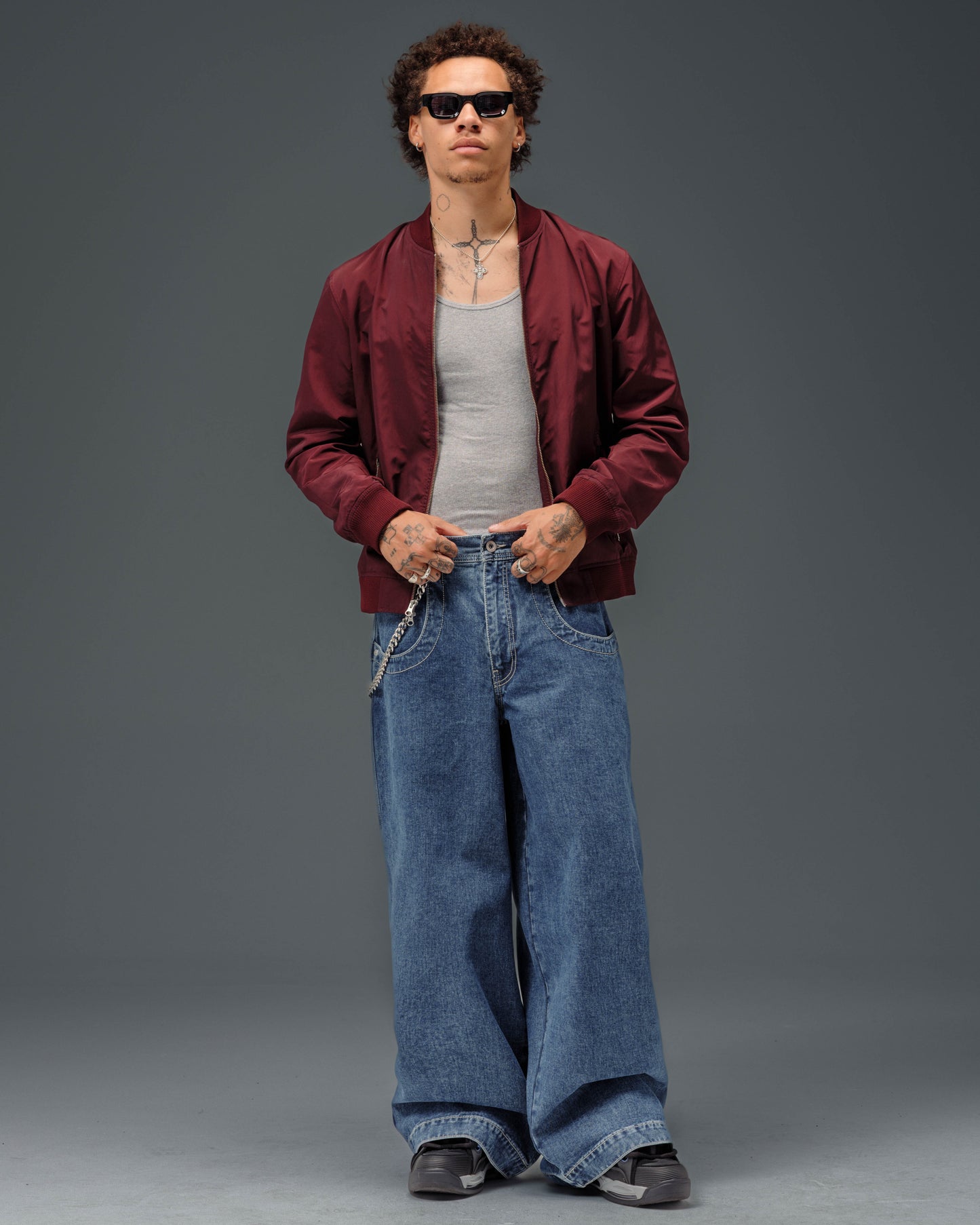 Artistical Uprising. 26". Dark Stone.