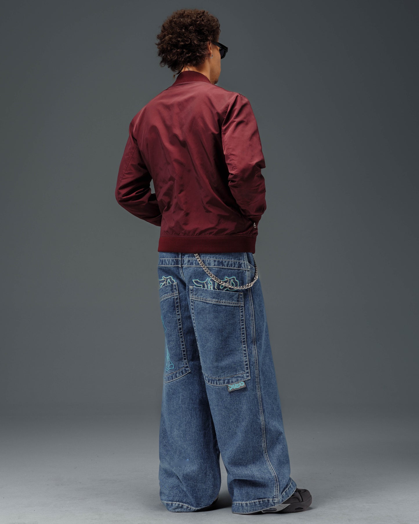 Artistical Uprising. 26". Dark Stone.