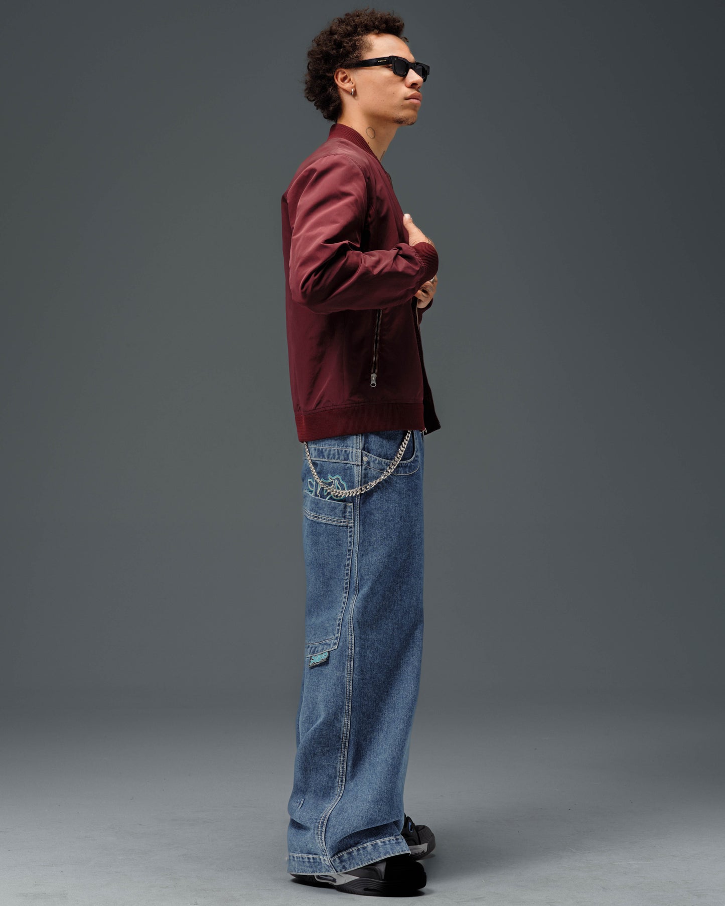 Artistical Uprising. 26". Dark Stone.