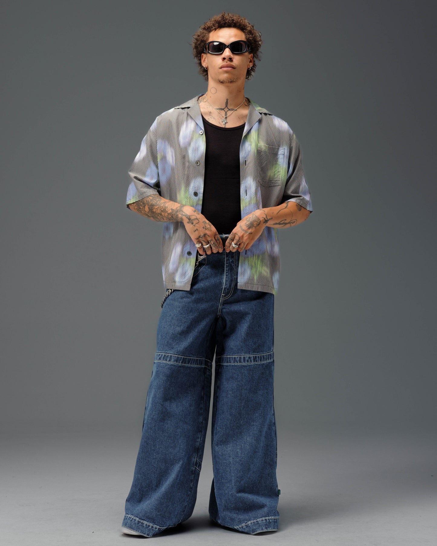 Hangin'. 34". Dark Stone.