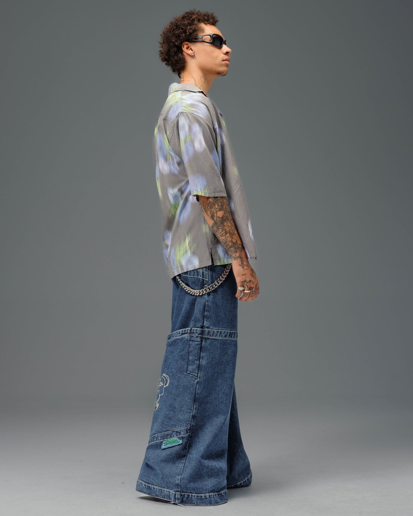 Hangin'. 34". Dark Stone.