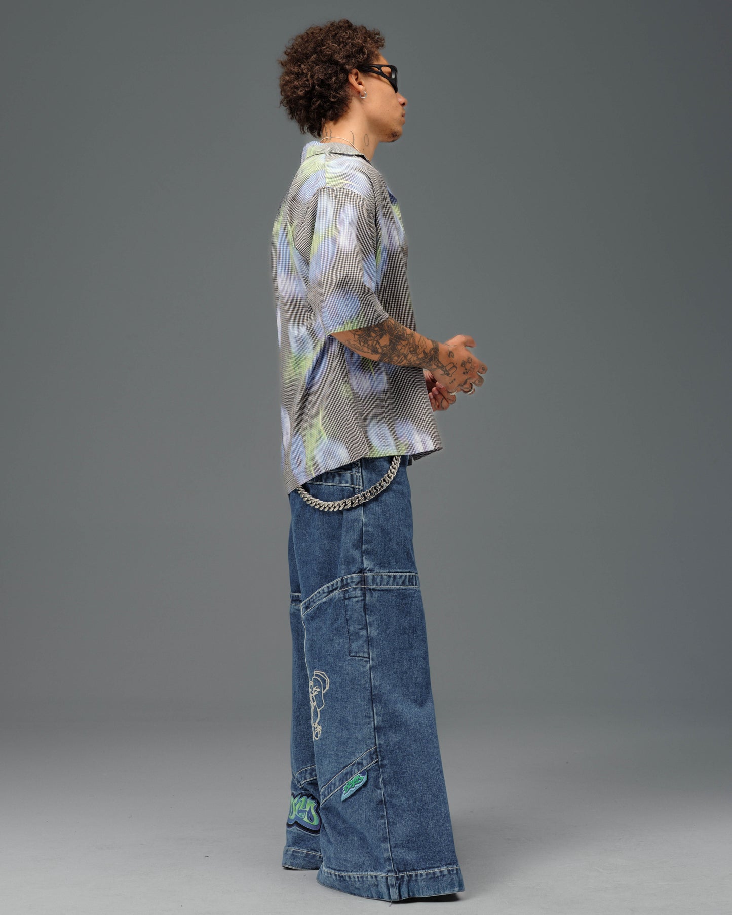 Hangin'. 34". Dark Stone.