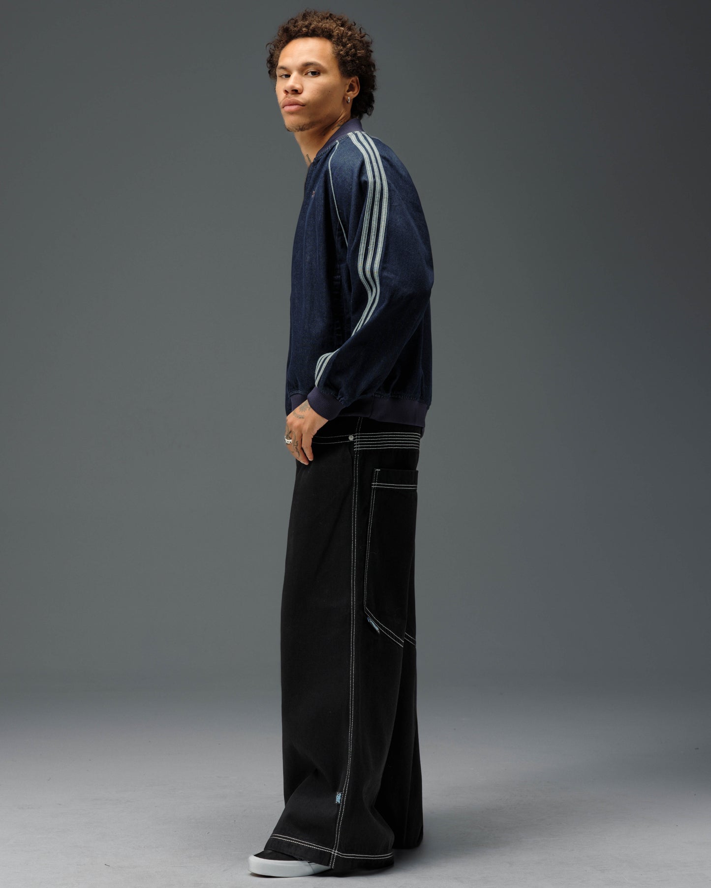 Battle. 30". Jet Black.