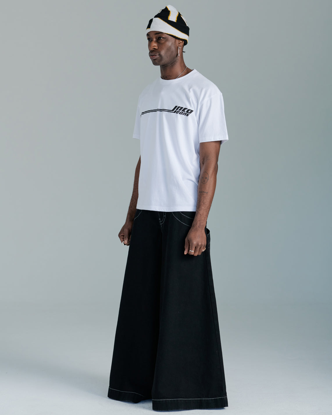 Convict. 50". Jet Black.