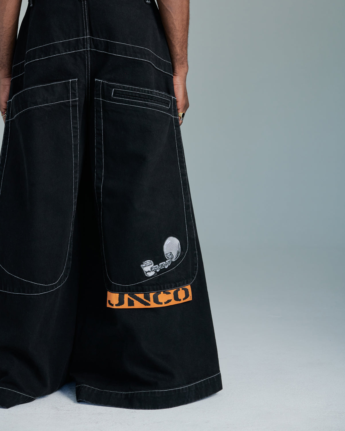 Convict. 50". Jet Black.