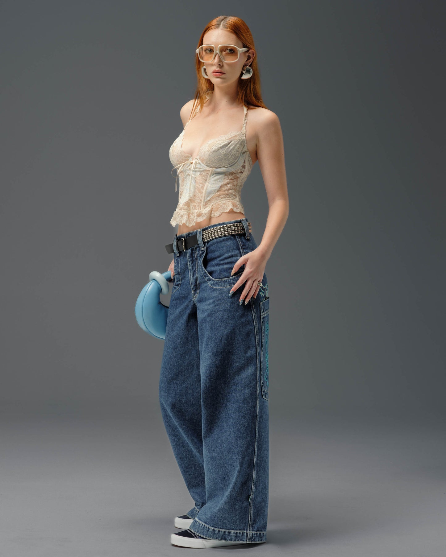 W Artistical Uprising. 26". Dark Stone.