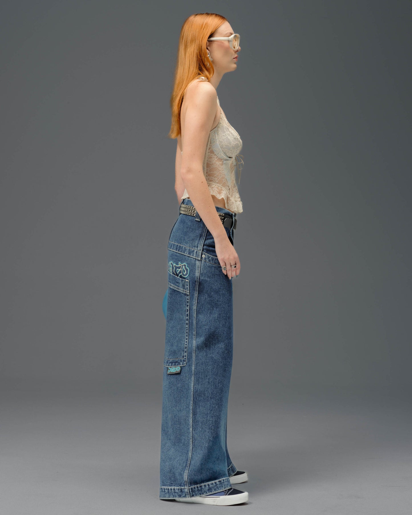 W Artistical Uprising. 26". Dark Stone.