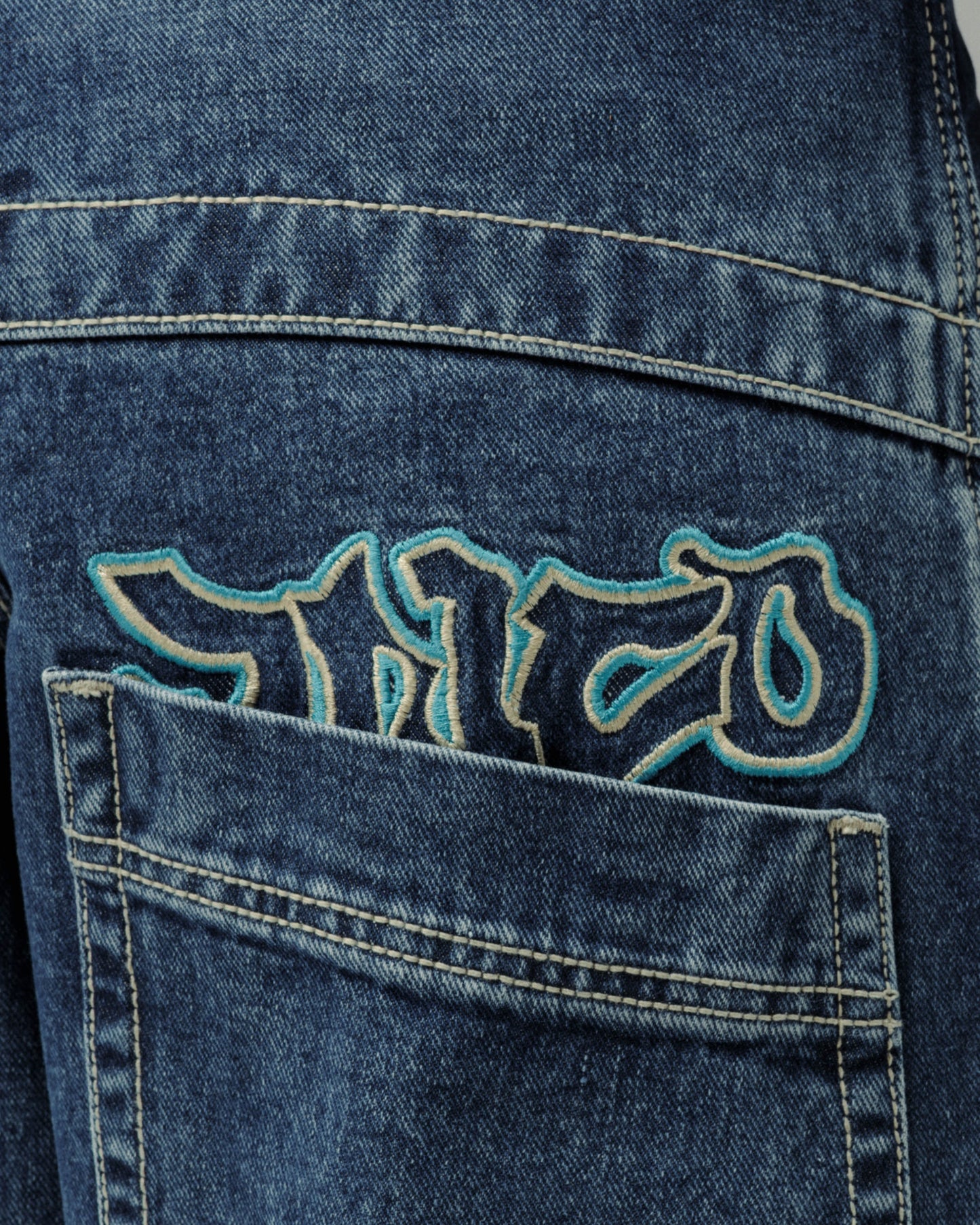 W Artistical Uprising. 26". Dark Stone.