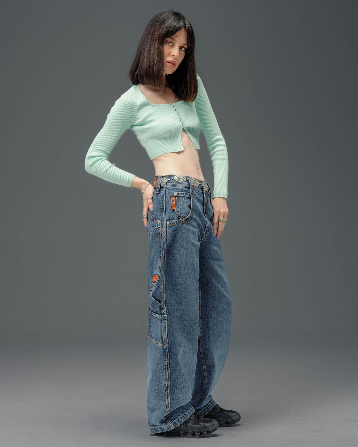 W Handyman Carpenter. 20". Hand-Sand Vintage.