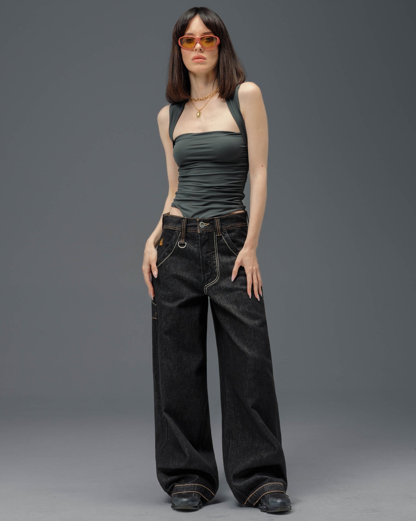 W Royal. 23". Laser Black.