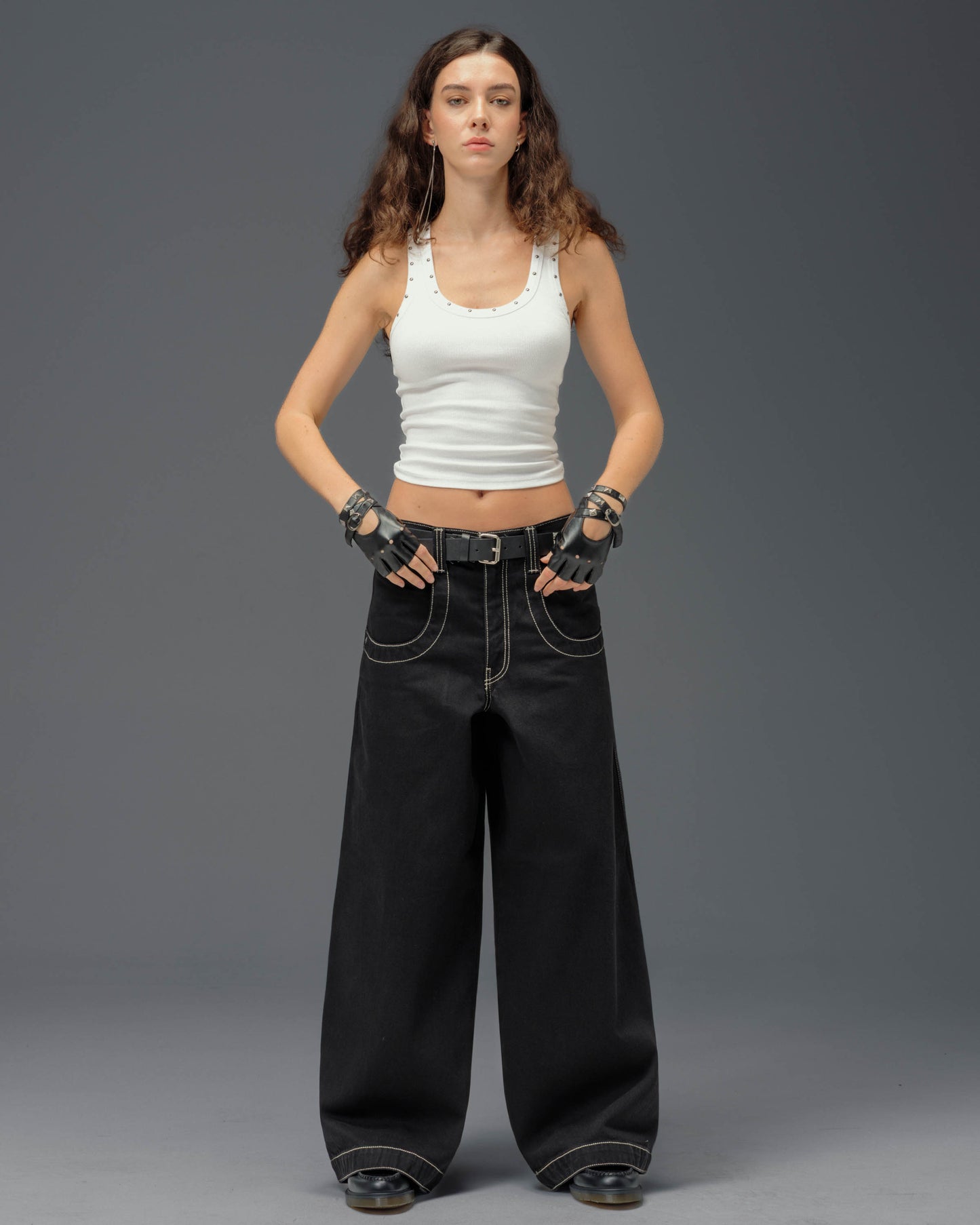 W Artistical Uprising. 26". Jet Black.