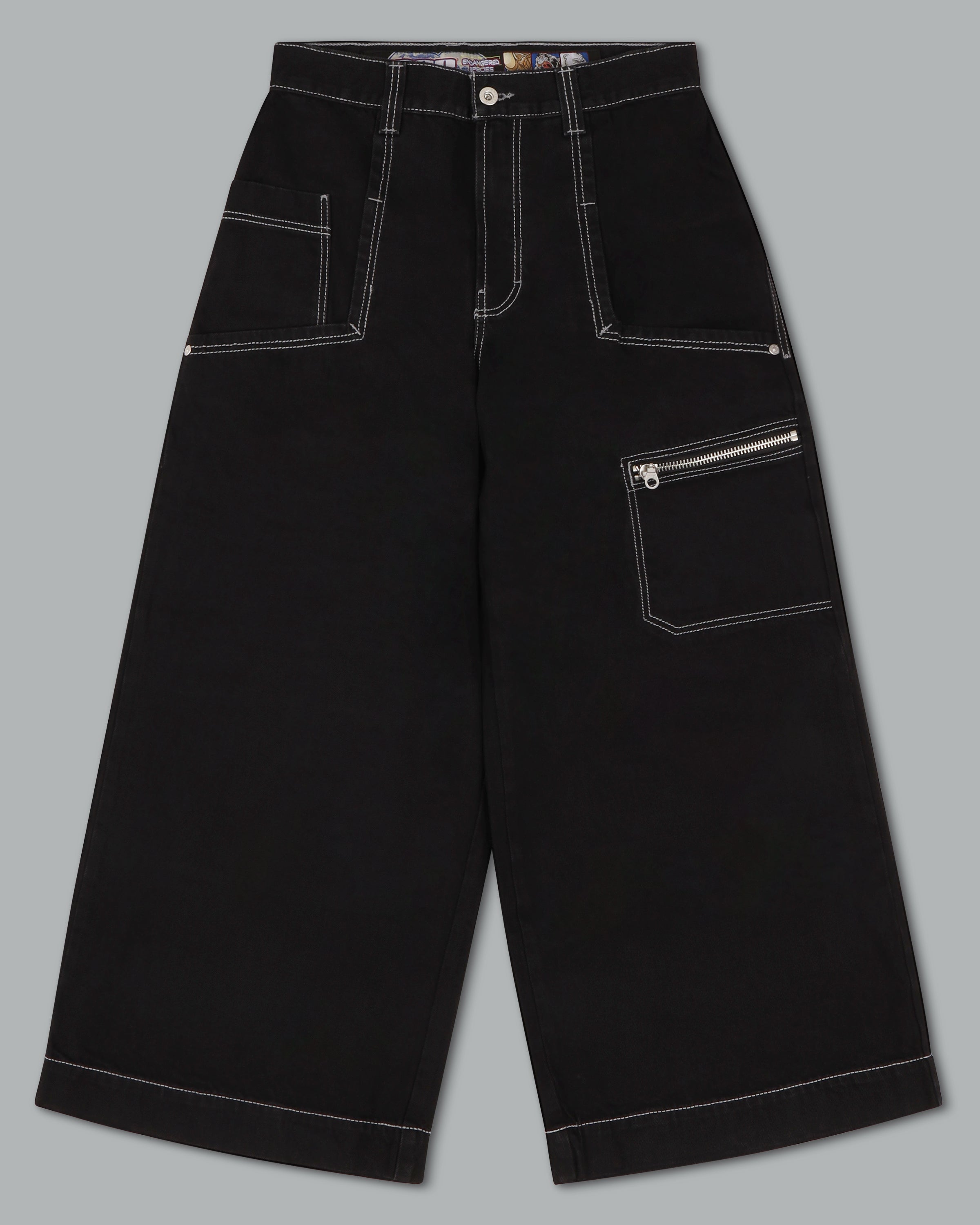 Silverback. 32". Jet Black.