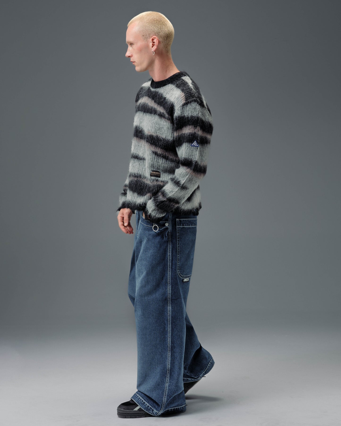 1101 LA Cannon. 26". Hand-Sand Dark Stone.